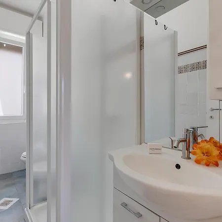 Boccaccio - Flat With Balcony, Near Marina & - Happy