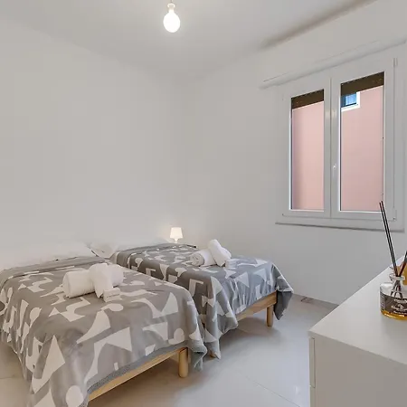 Boccaccio - Flat With Balcony, Near Marina & - Happy Daire *